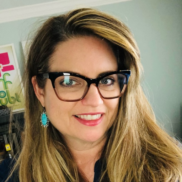 Meet your Posher, Angela - Picture 1 of 1